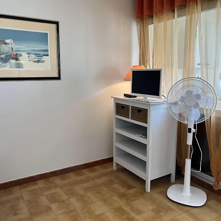 Apartamento A Port Camargue, Acces 4 Pers - Fr-1-250-308